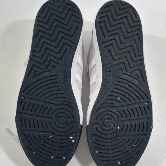 Adidas White and Gray Sneakers with Blue Logo Men Size 6.5 - Picture 2 of 7